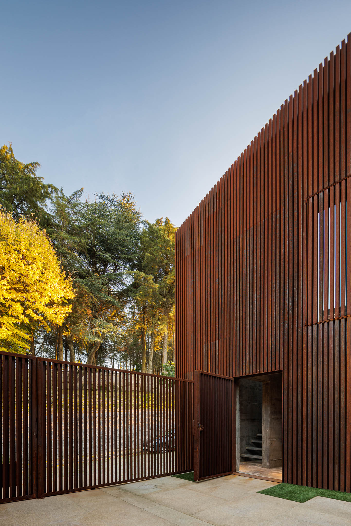 Casa na Mora na Guarda com Arquitectura Filipe Pina Arquitectura